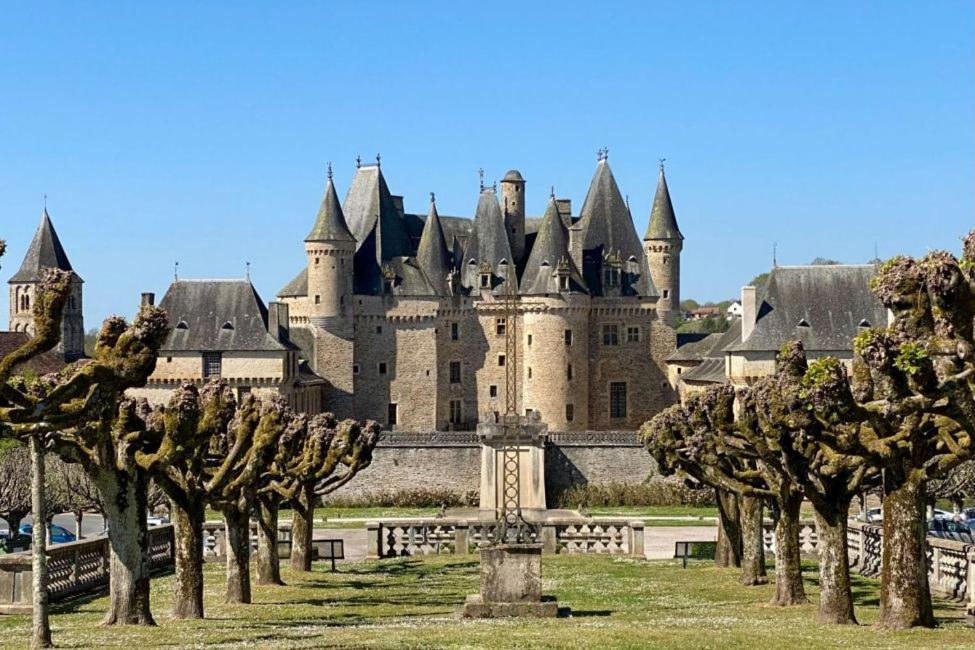 Thistle Mialet (Dordogne)